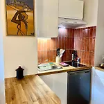 Savannah - With Balcony And Parking Talence