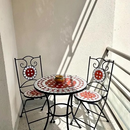 Savannah - With Balcony And Parking Talence