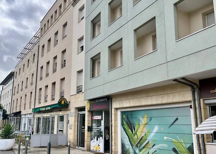 Savannah - With Balcony And Parking